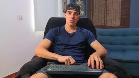 ethangreey1 online show from May 23, 5:40 pm