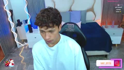 ette online show from December 3, 4:18 am