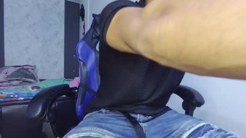 luis online show from December 14, 3:02 am