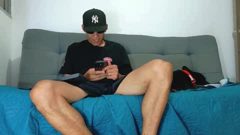 evil_boss1 online show from May 22, 2:38 am