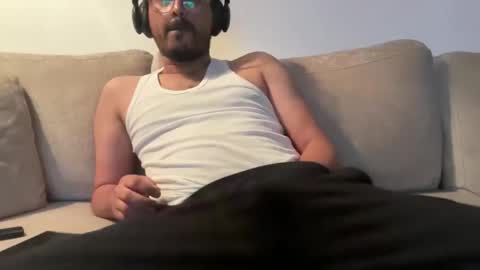 ezarkh123 online show from April 3, 11:45 pm