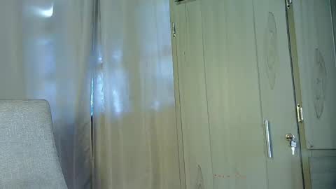 fabi online show from April 15, 7:58 pm