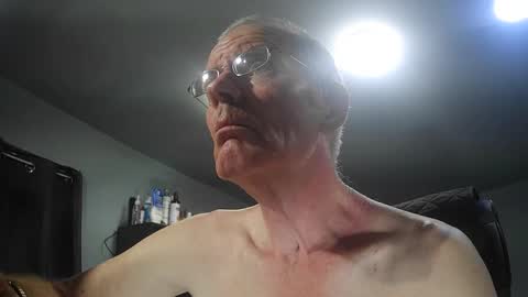 fantasyresort online show from April 16, 3:06 am