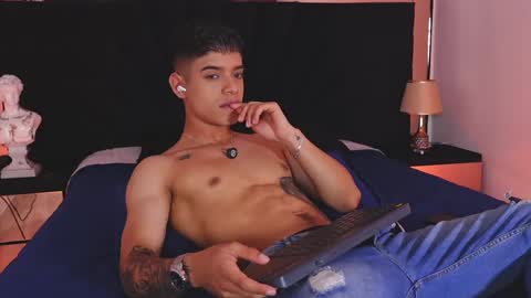 farid_jake_ online show from February 13, 11:47 pm