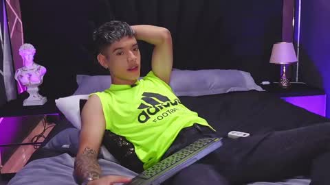 farid_jake_ online show from January 7, 7:28 pm