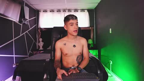 farid_jake_ online show from January 4, 7:44 pm