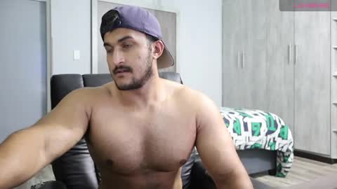 fatherfly001 online show from April 5, 11:23 pm