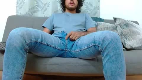 Snapshot of favid95 chatting on September 11, 11:20 am favid95 online show from September 11, 11:20 am