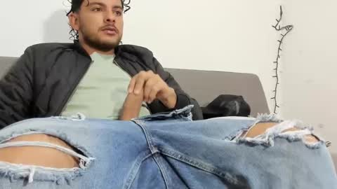 Snapshot of favid95 chatting on March 3, 6:18 pm favid95 online show from March 3, 6:18 pm