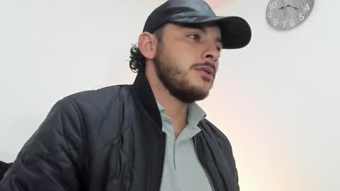 Snapshot of favid95 chatting on January 9, 2:22 am favid95 online show from January 9, 2:22 am