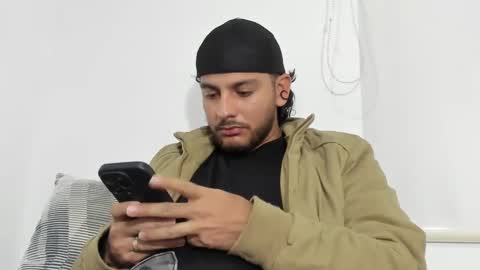 Snapshot of favid95 chatting on March 7, 9:48 pm favid95 online show from March 7, 9:48 pm