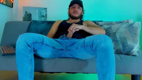Snapshot of favid95 chatting on October 16, 4:37 pm favid95 online show from October 16, 4:37 pm