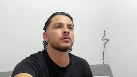 Snapshot of favid95 chatting on February 20, 9:53 pm favid95 online show from February 20, 9:53 pm