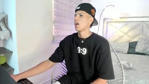 Felix online show from October 28, 7:38 pm