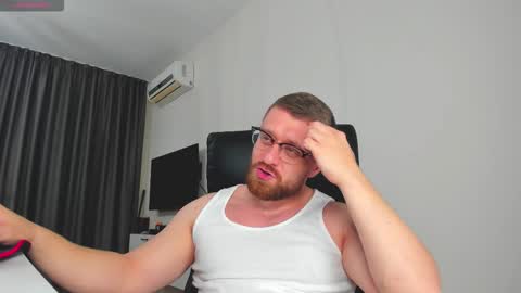 FindomGuyXXX online show from February 1, 8:18 pm