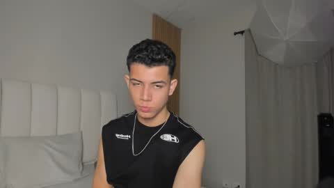 Nicolas online show from February 11, 1:49 pm