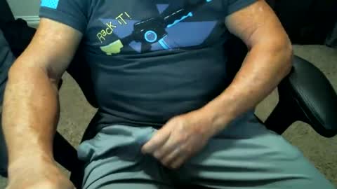 fitguy40 online show from April 22, 3:35 am