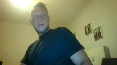 fitguyblond online show from May 2, 9:39 pm