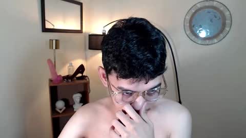 Snapshot of floriankeirxx_ chatting on October 18, 2:16 am floriankeirxx_ online show from October 18, 2:16 am