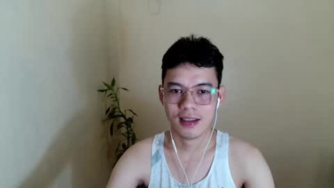 Snapshot of floriankeirxx_ chatting on October 15, 5:59 am floriankeirxx_ online show from October 15, 5:59 am