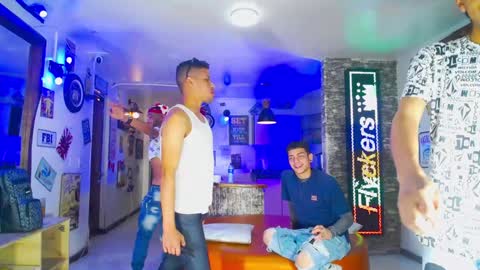 flyckers online show from December 15, 1:13 am