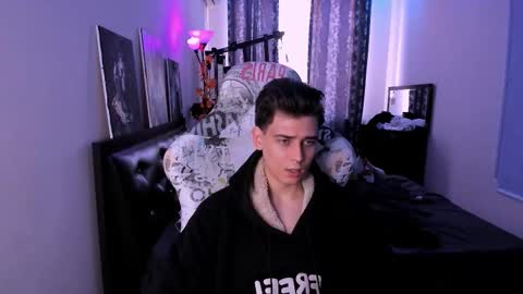 Foxicfu online show from February 8, 8:20 am