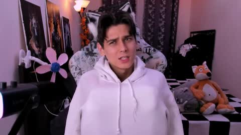 Foxicfu online show from April 9, 1:39 pm