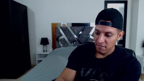 Snapshot of frank_heaven_shore chatting on February 15, 9:06 pm Frank online show from February 15, 9:06 pm