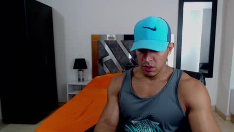 Snapshot of frank_heaven_shore chatting on February 14, 5:03 pm Frank online show from February 14, 5:03 pm