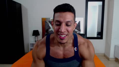 Snapshot of frank_heaven_shore chatting on December 7, 1:48 am Frank online show from December 7, 1:48 am