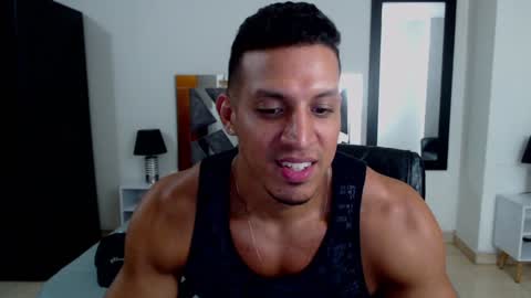 Snapshot of frank_heaven_shore chatting on January 5, 1:24 am Frank online show from January 5, 1:24 am