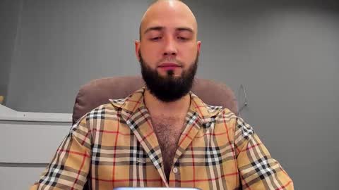 Andrew online show from November 8, 6:44 pm