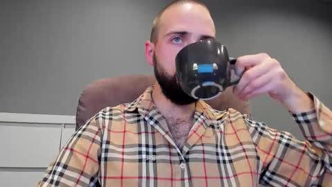 Andrew online show from October 26, 3:19 am