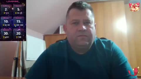 Snapshot of freeboy80180 chatting on January 19, 7:04 am freeboy80180 online show from January 19, 7:04 am