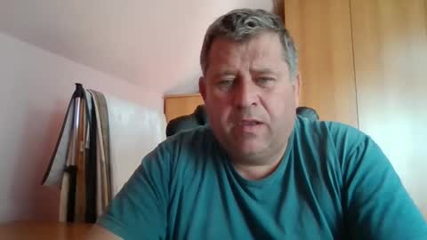 Snapshot of freeboy80180 chatting on September 15, 1:56 pm freeboy80180 online show from September 15, 1:56 pm