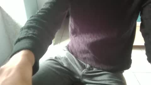 Snapshot of french_666999 chatting on December 9, 1:15 pm French 666999 online show from December 9, 1:15 pm