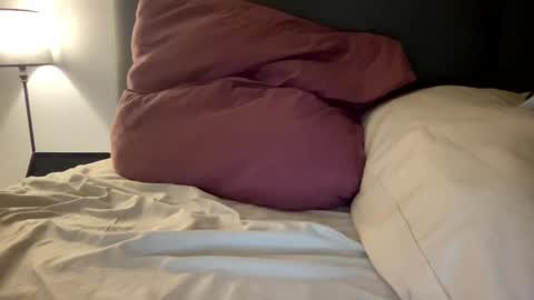 frenchsmoker29 online show from January 3, 8:21 am