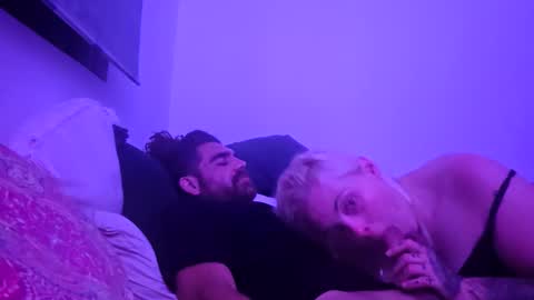 friedbillygoat_ online show from November 12, 1:06 pm