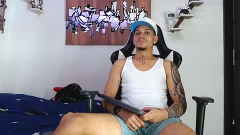 Adam y pitter online show from March 18, 1:08 am