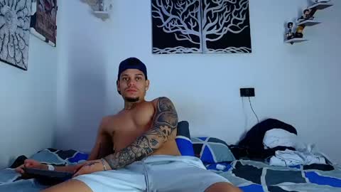 Adam y pitter online show from May 24, 1:55 am