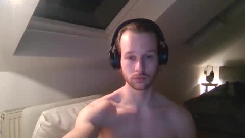 frozenyoga online show from February 25, 7:58 pm