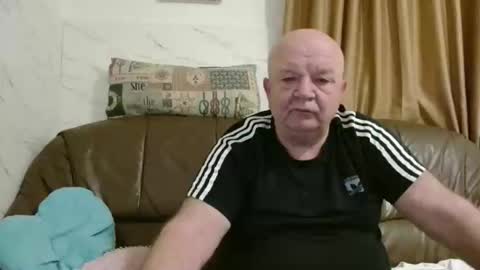 fullballs6 online show from April 1, 2:13 am