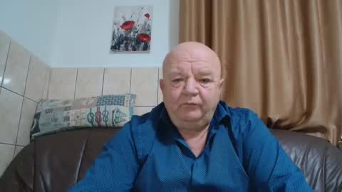 fullballs6 online show from December 18, 3:37 am