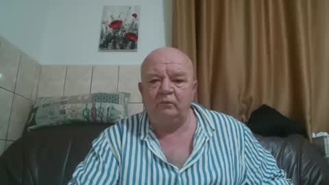 fullballs6 online show from December 30, 2:09 am