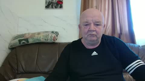 fullballs6 online show from February 26, 10:16 am