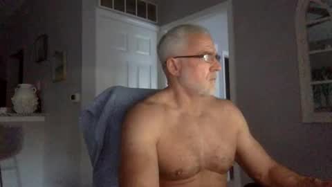 Funfitfree12 online show from November 17, 8:45 pm