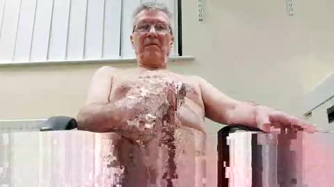 Fuzzyduck online show from January 18, 8:30 pm