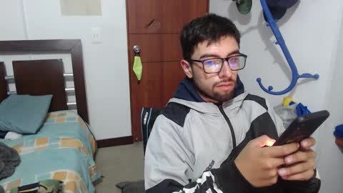 andrew online show from September 23, 4:01 am