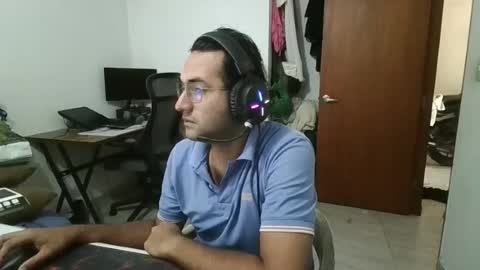 gabriel3296 online show from July 22, 7:06 pm