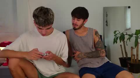 gabriel_and_geronimo online show from June 16, 7:49 pm
